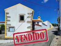 Rustic Village House with 2 Floors, Garage and Backyard - Juncal Campo - Castelo Branco - ID: 21-11831